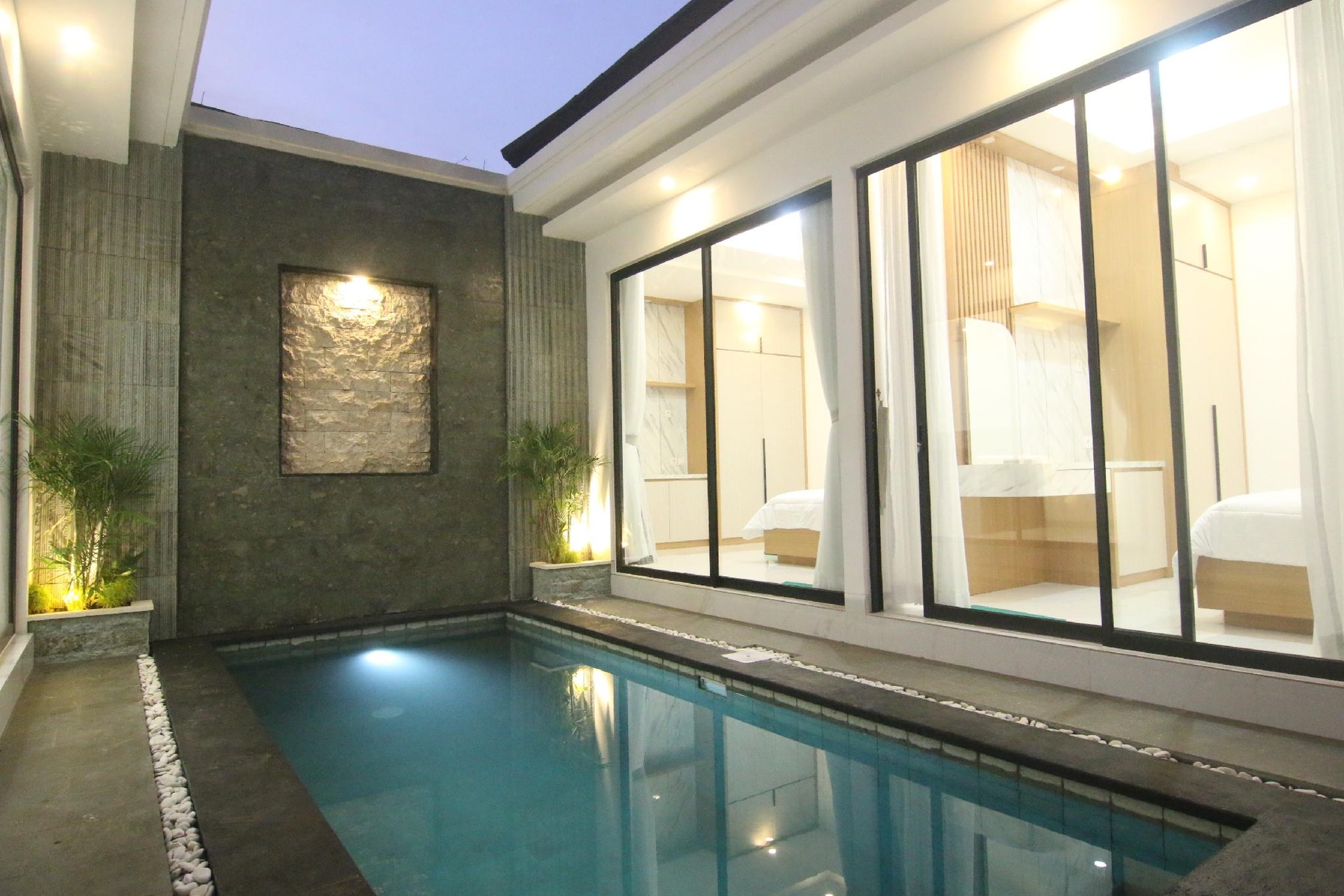 Nadya Jaya Luxury Villa  with 2  Luxury Bedroom4