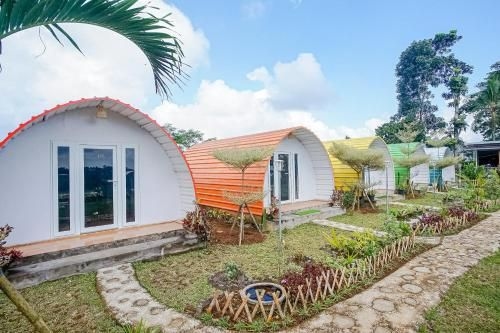 Rainbow Glamping1