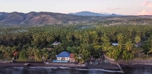 แอร์ ซานิห์ บีช วิลลา (Air Sanih Beach Villa)0