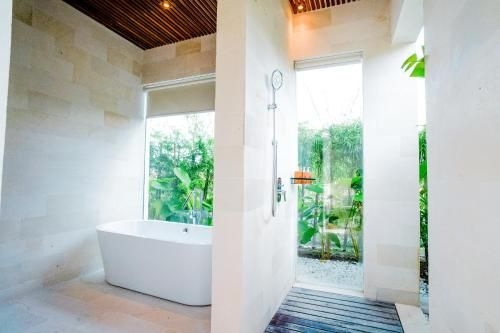 เออร์ซาเนีย วิลลาส เซเสะห์ (Ersanea Villas Seseh)0
