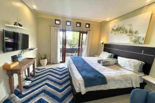 Double U Camp and Villa1