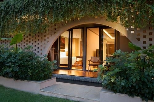 Beachwalk Residence1