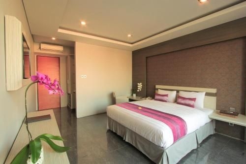 Transera Kamini Legian Hotel2