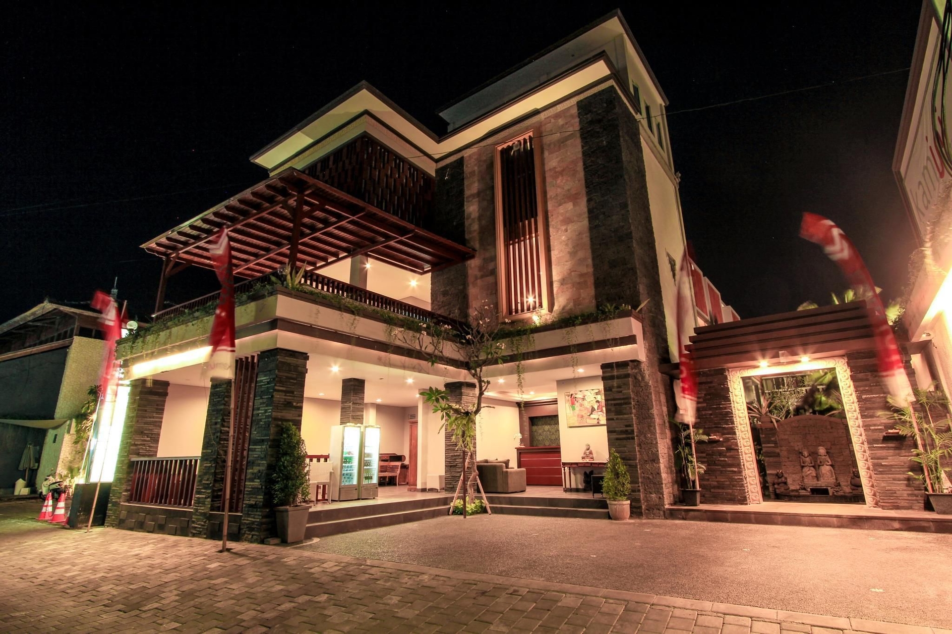 Transera Kamini Legian Hotel0