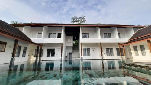 Sinom Borobudur Heritage Hotel0