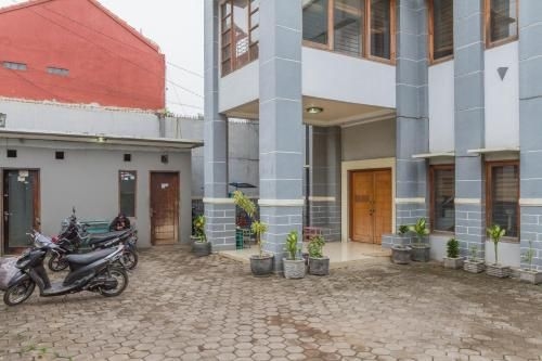 RedDoorz near Jatinangor Town Square0