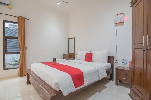 RedDoorz near Jatinangor Town Square3