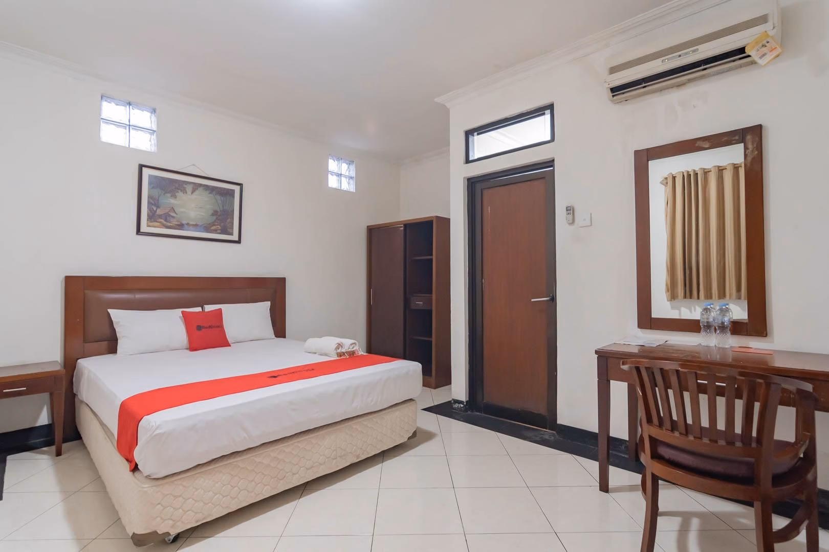 RedDoorz Plus @ Buah Batu3