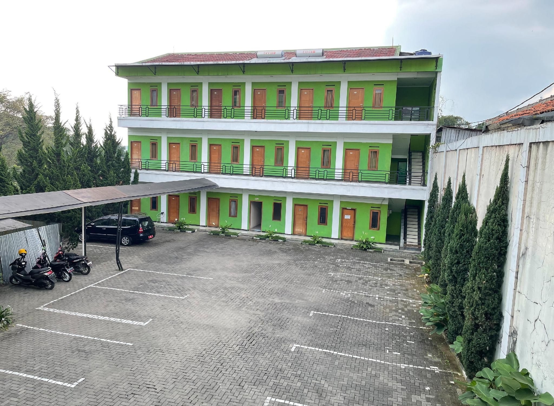Hotel Cemara Hijau0