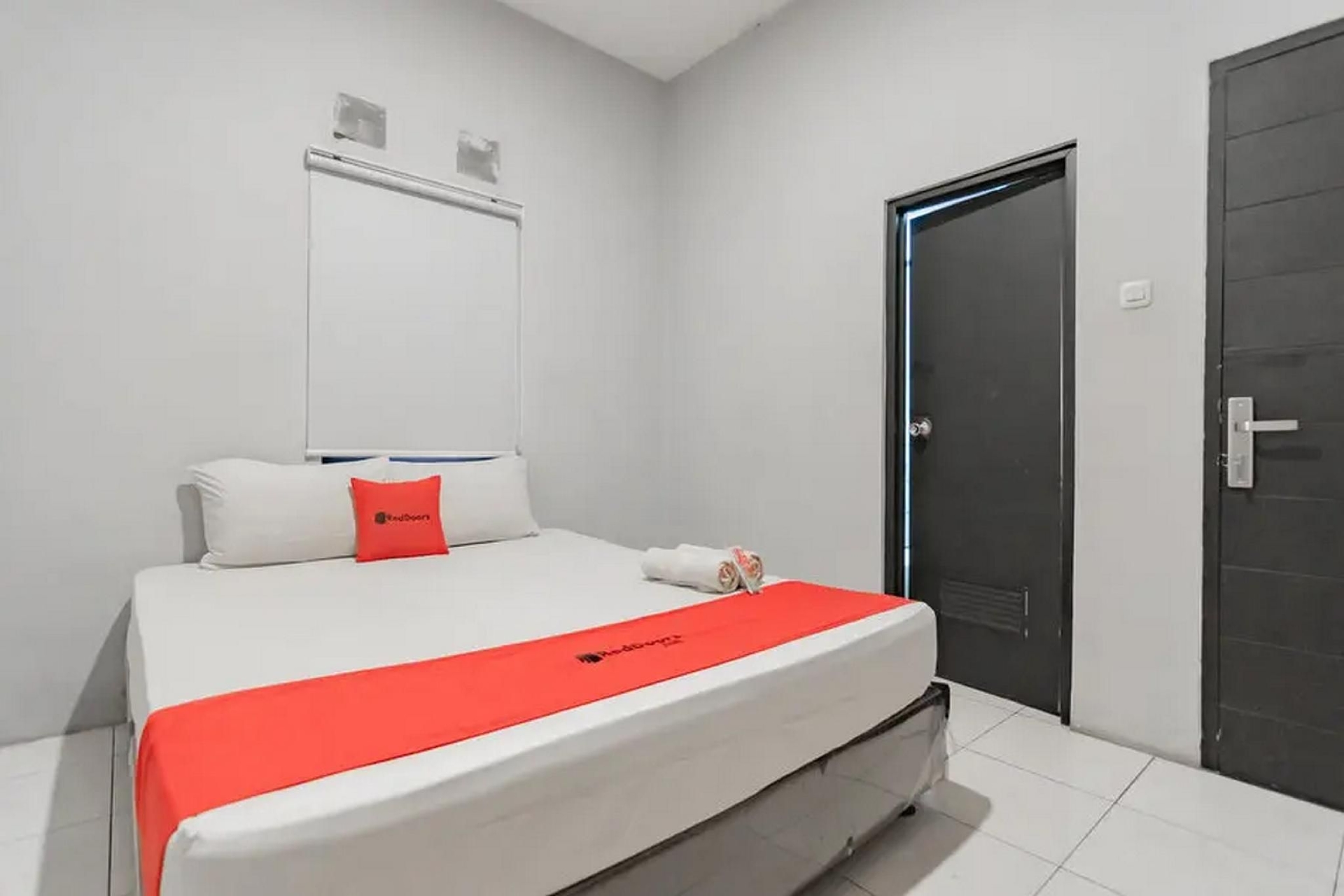 RedDoorz near Exit Toll Pasteur 44