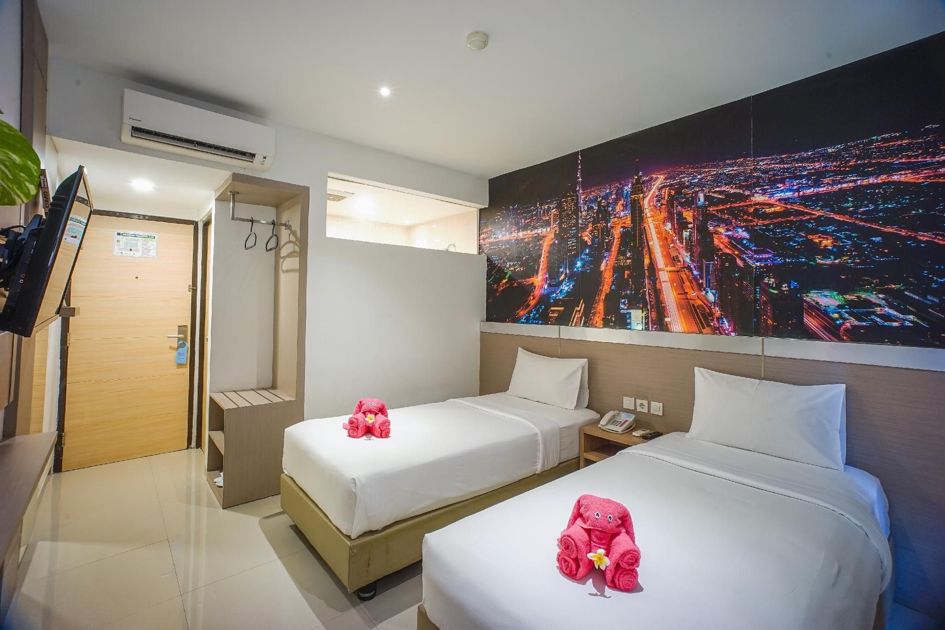 Triizz Hotel Semarang3