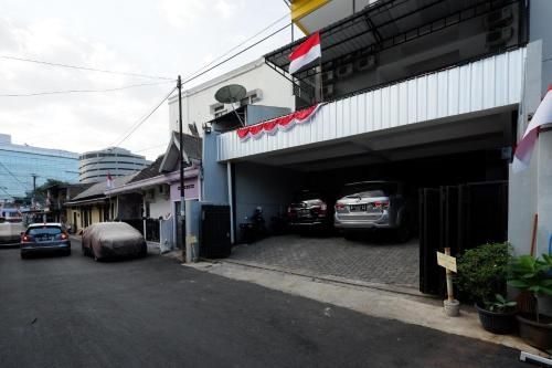 RedDoorz near Plaza Simpang Lima0