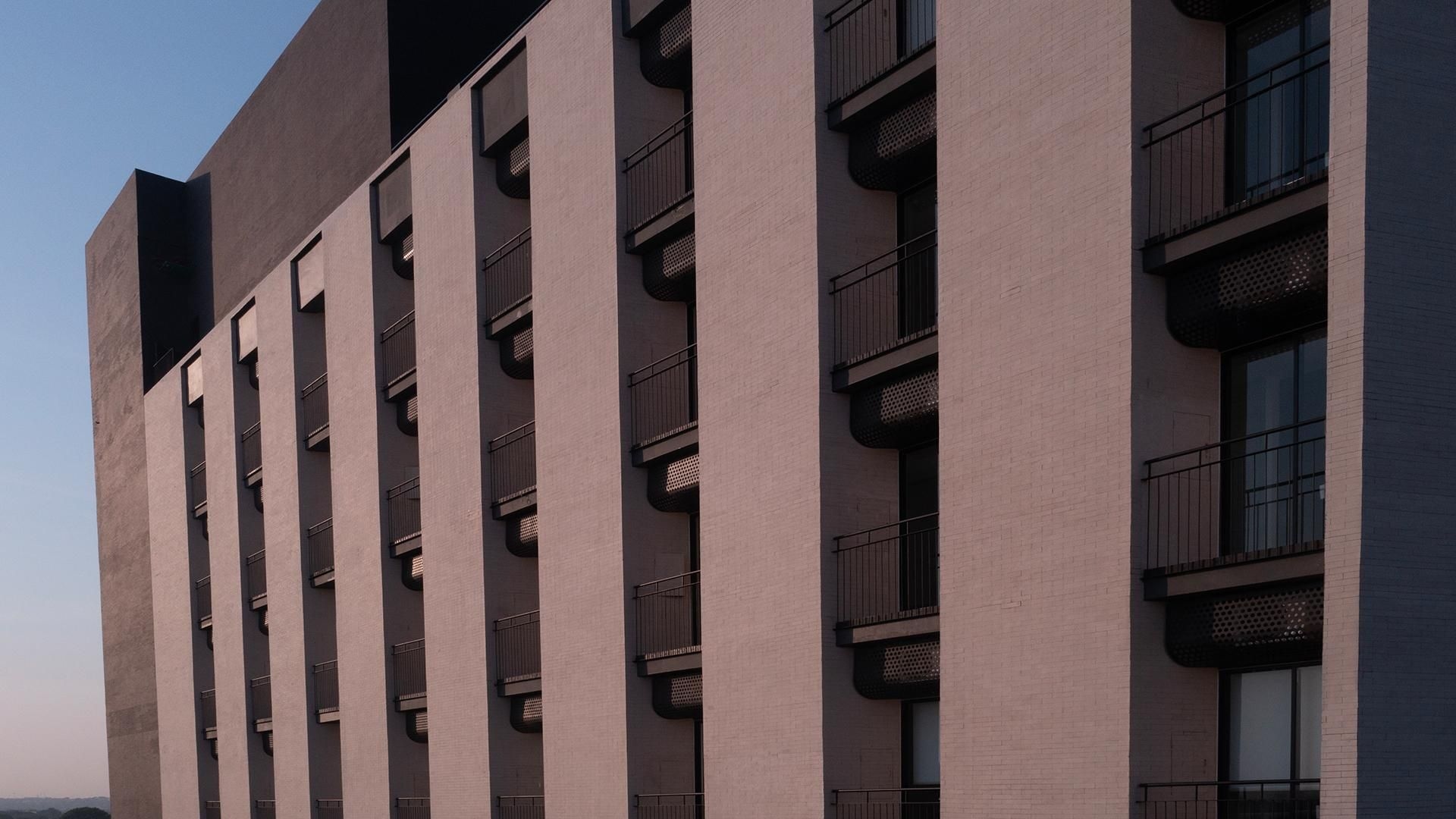 REZ Hotel1