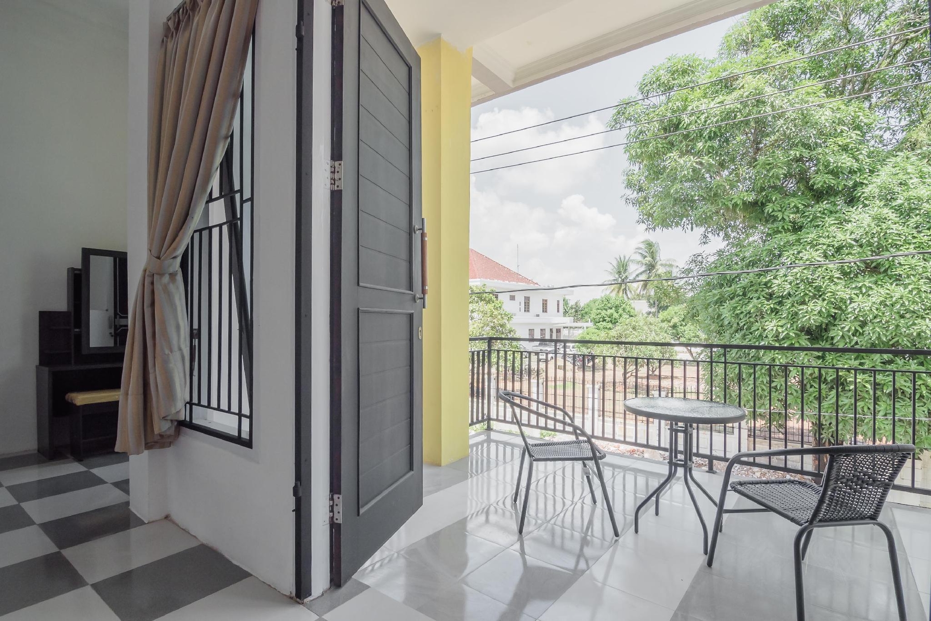 RedDoorz near Sultan Thaha Airport Jambi2