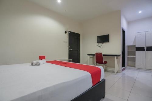RedDoorz Syariah near Jamtos Jambi3