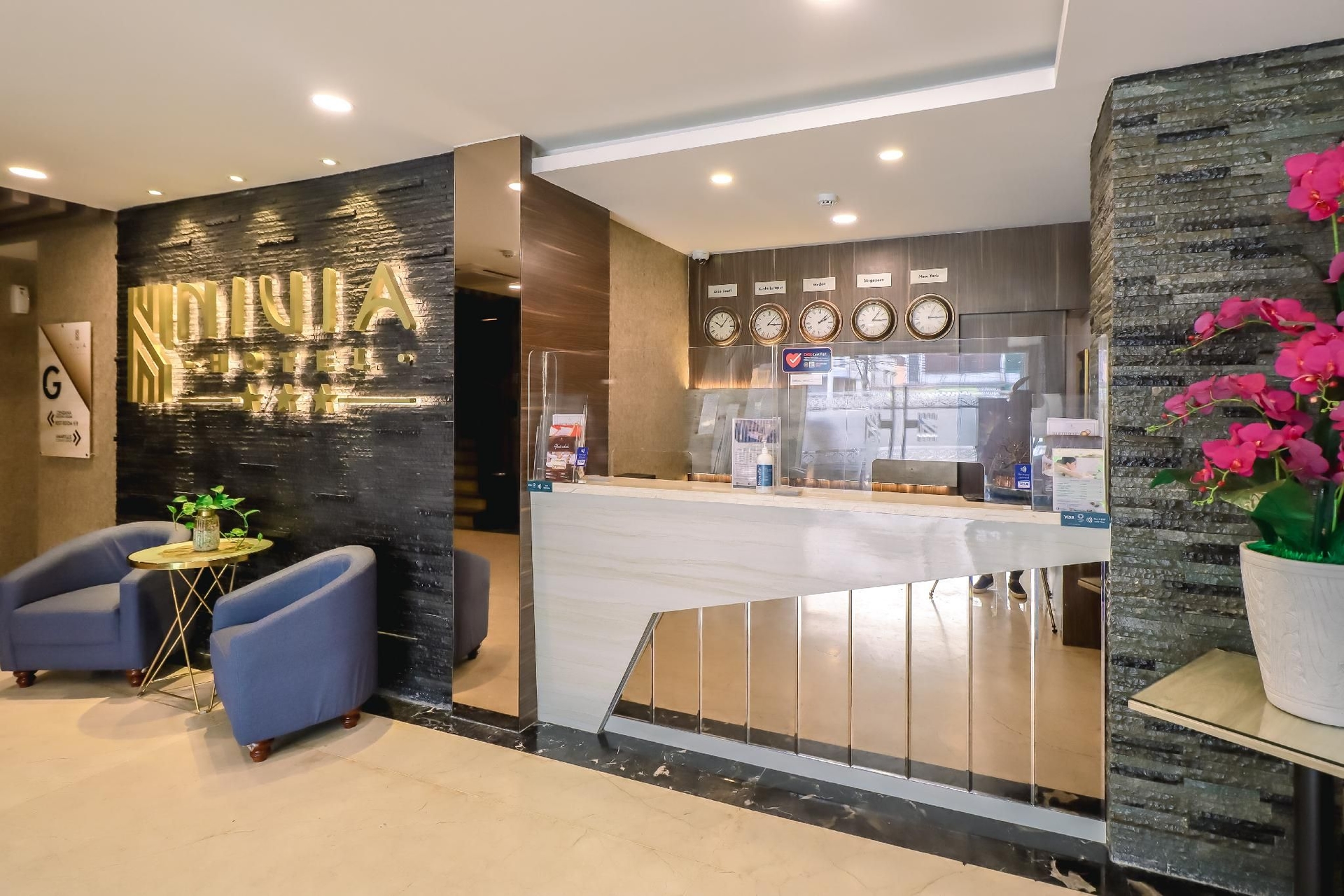นิเวีย โฮเทล (Nivia Hotel)2
