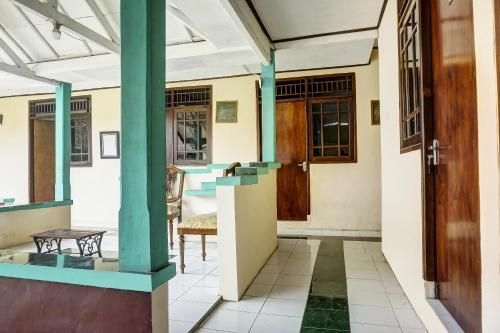 OYO 90928 Wisma Asri Putra Syariah0