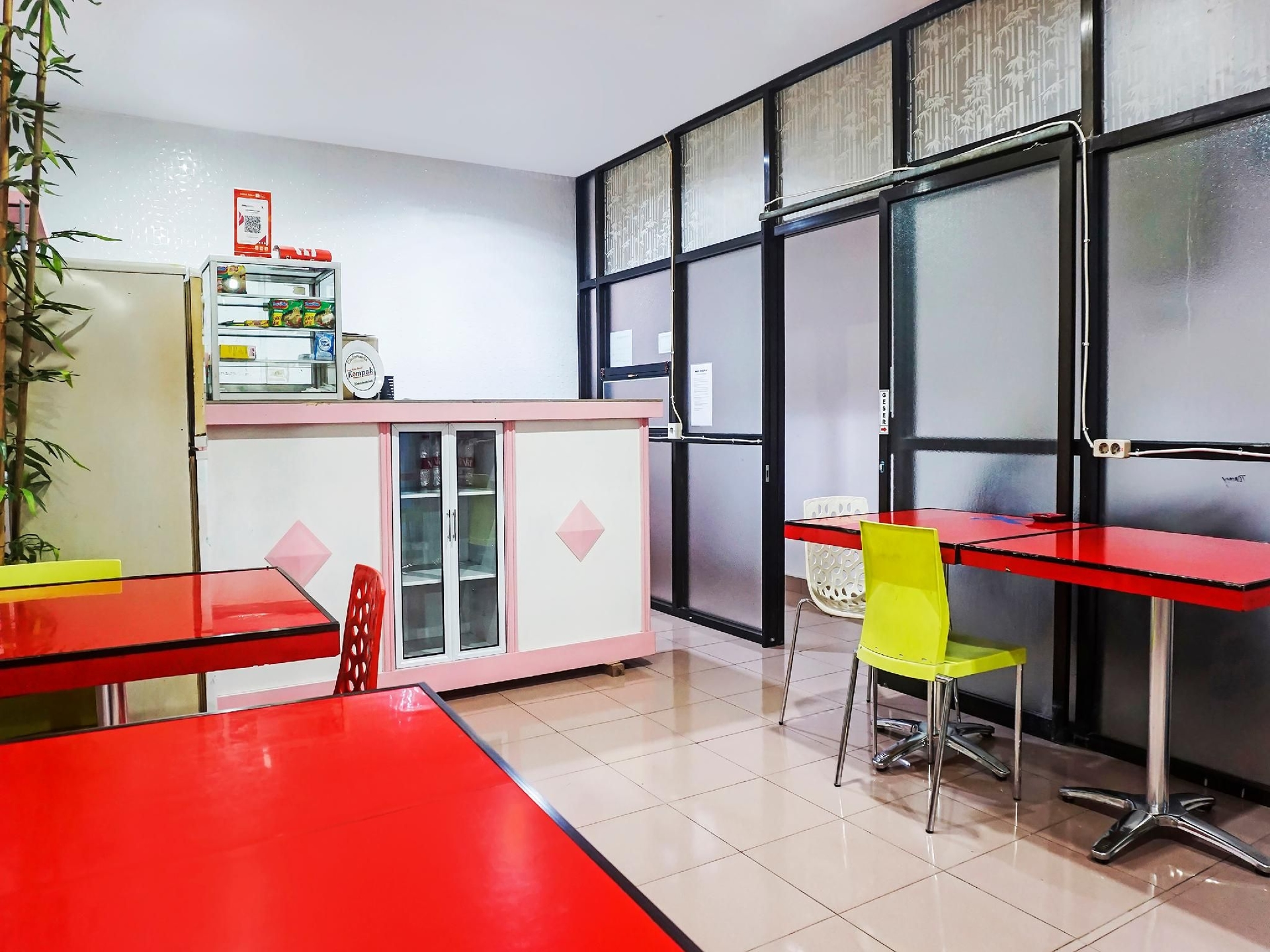 OYO 90965 Homestay Madu Makassar2