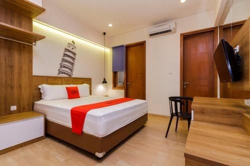 RedDoorz Plus @ CBD Bintaro3