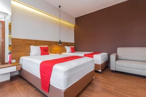 RedDoorz Plus @ CBD Bintaro2