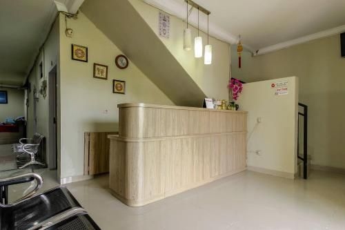 RedDoorz Plus near Lippo Cikarang Mall1