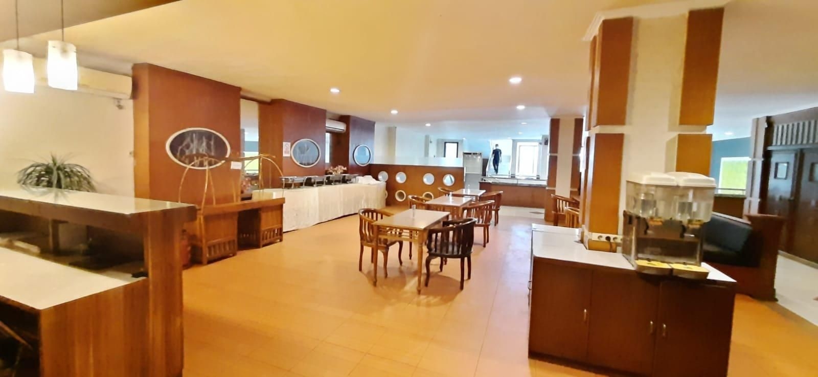 Alexander Hotel Tegal1