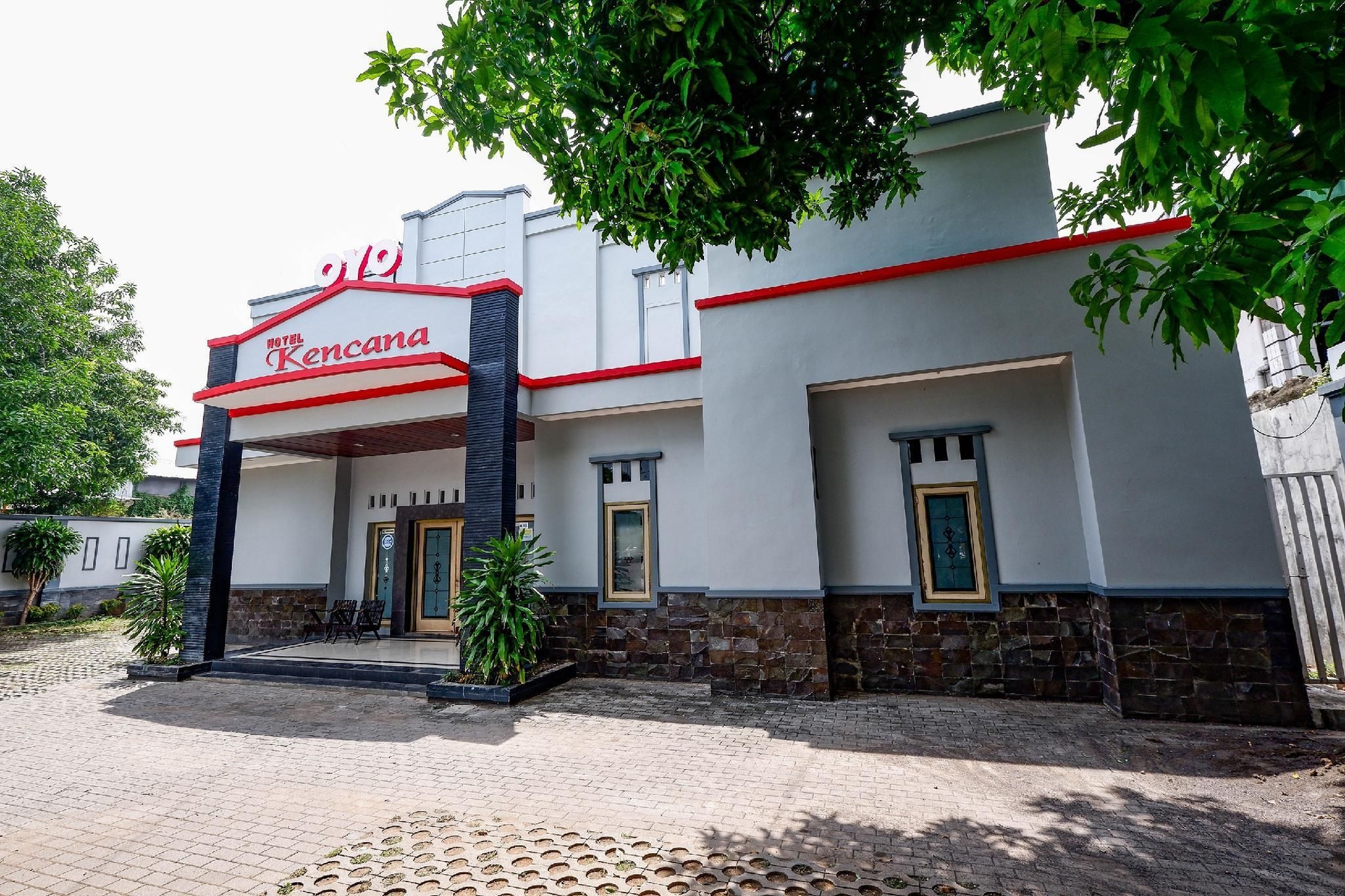 Super OYO 2436 Hotel Kencana0