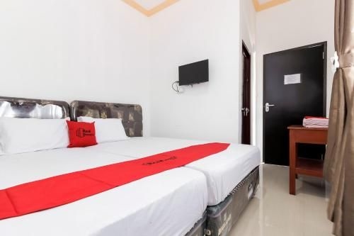 RedDoorz near Sam Ratulangi Airport4