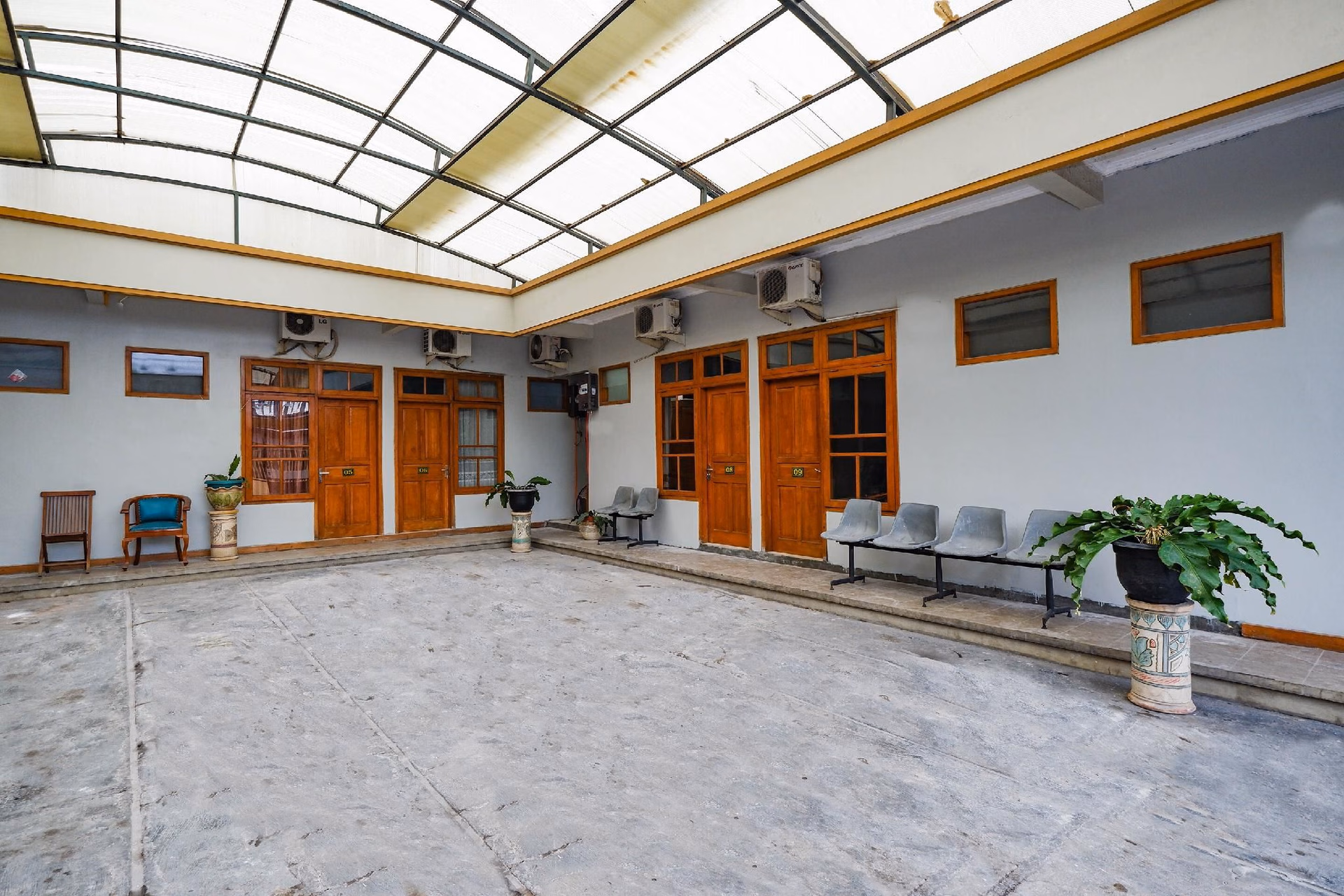 OYO 2737 D'kost2