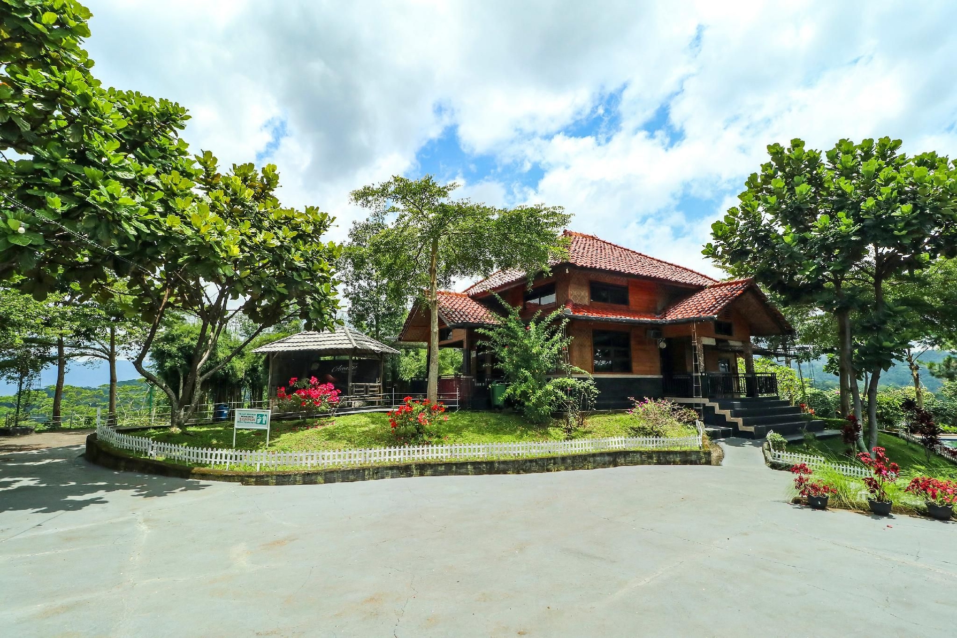 โอโย โฮม 90956 เดซา วิสาตา กูรันเตง (OYO Homes 90956 Desa Wisata Guranteng)1