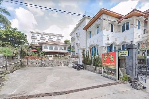 Urbanview Hotel Mon Bel Cibodas by RedDoorz1