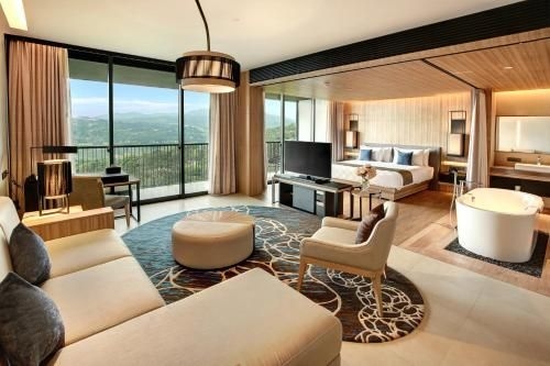 รอยัล ทิวลิป กุนนุง เกอลิส รีสอร์ต แอนด์ กอล์ฟ (Royal Tulip Gunung Geulis Resort and Golf)3