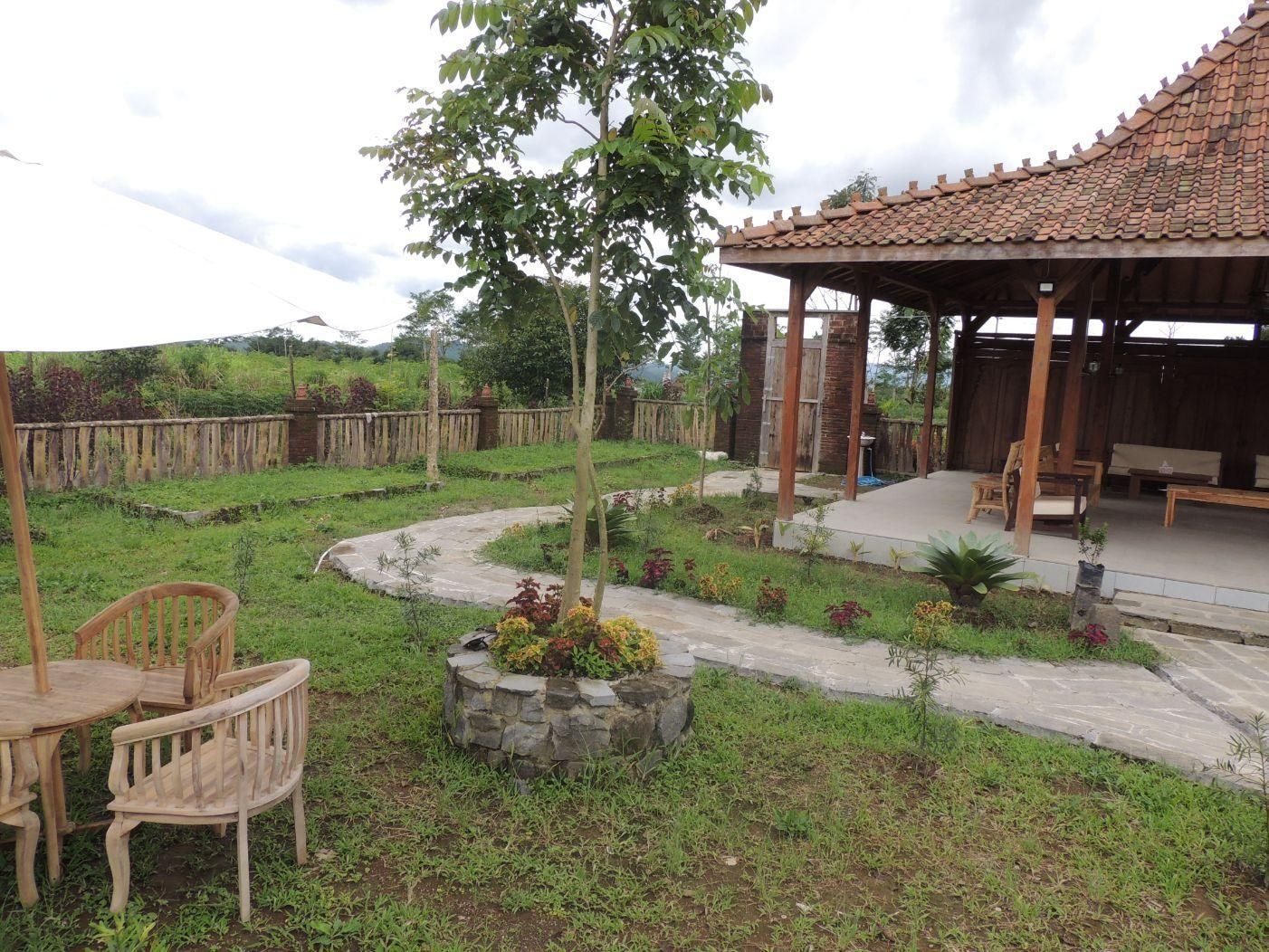 Singgasana Villa & Resto3