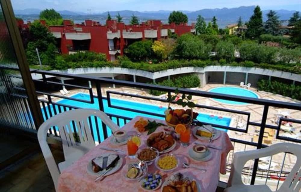 Hotel e Residence Holiday0