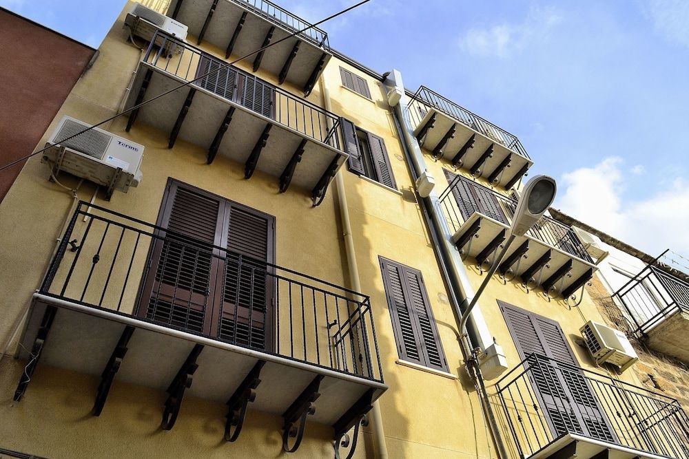 Al Galileo Siciliano***1