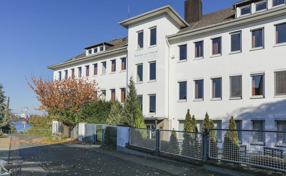 Hotel Am Rhein1