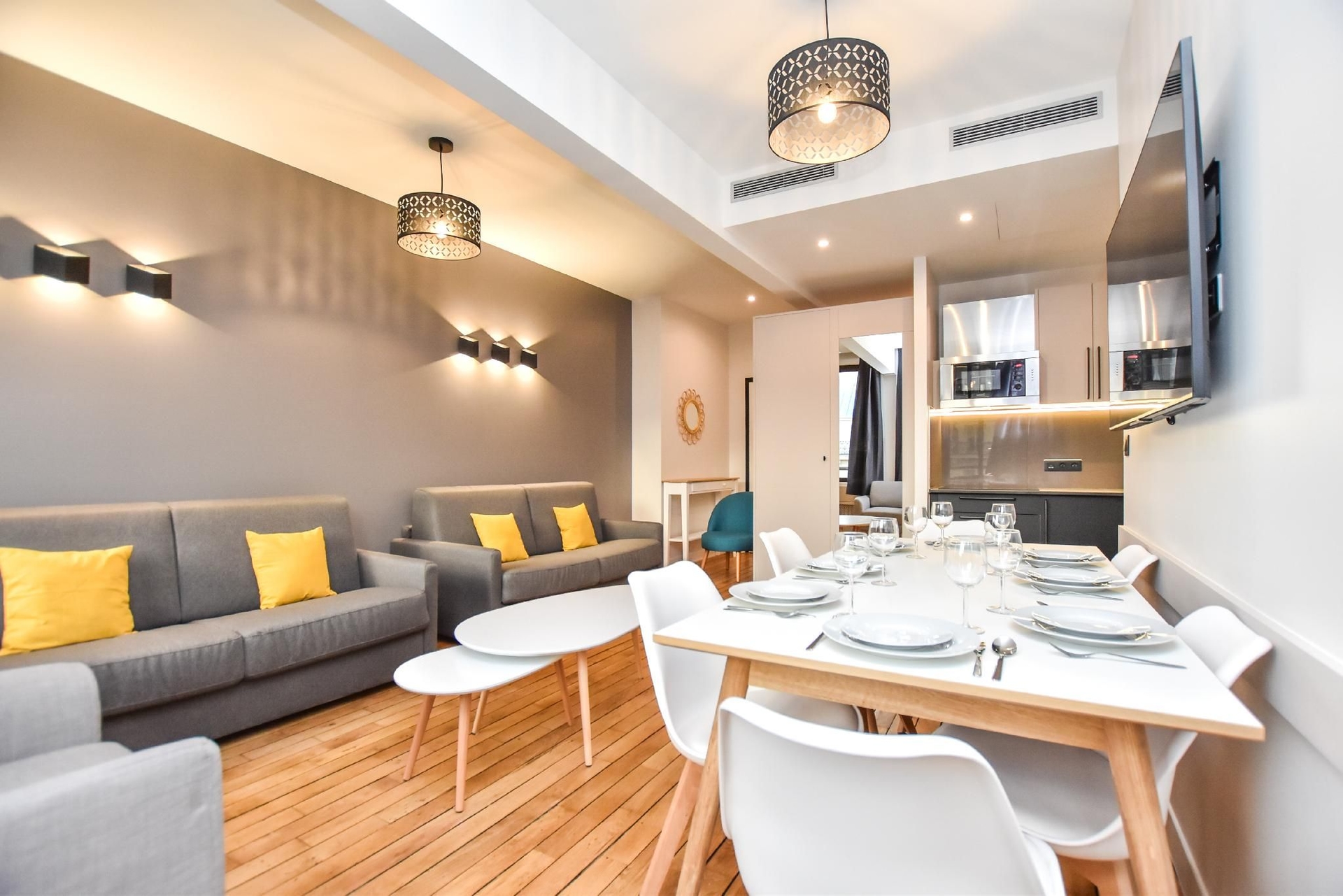 ออเธนทิก อพาร์ตเมนต์ - ทู บีอาร์/เอต พี - ปาเลส์ การ์นิเยร์ (Authentic apartment - 2BR/8P - Palais Garnier)0