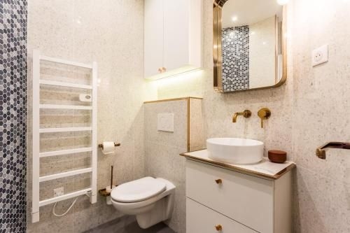 ชาร์มมิง แฟลต - 2 เบดรูม / 8 คน - ชารอนน์ / บัสตีย์ (Charming Flat - 2BD/8P - Charonne/Bastille)1