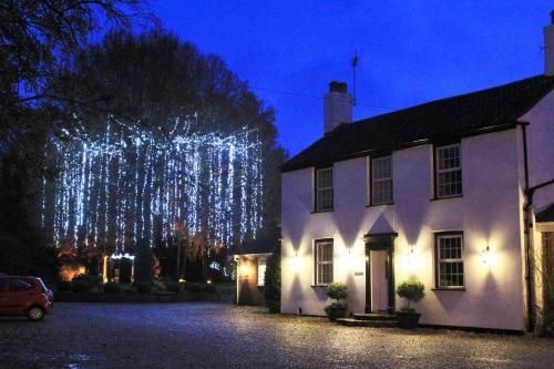 โรงแรม ดิ โอลด์ รีทโทรี่ (The Old Rectory Hotel)0