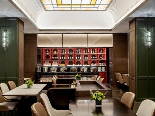 โรงแรมเซี่ยงไฮ้ (Shanghai Hotel)1