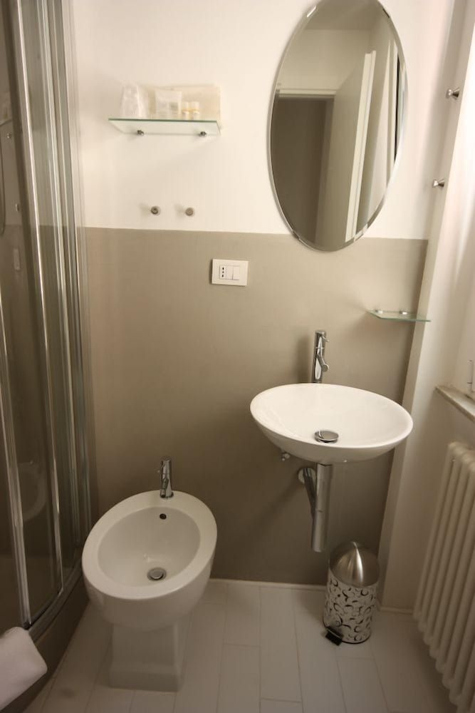 Hip Suites1