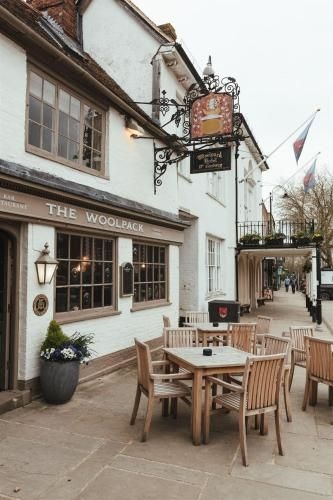 โรงแรมเดอะ วูลแพค (The Woolpack Hotel)0