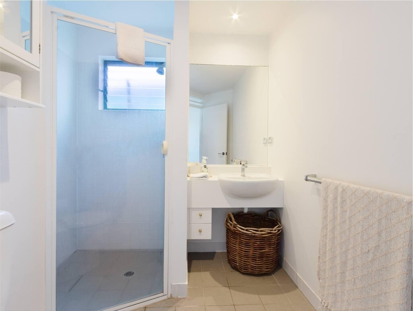 Casuarina Apartment, 200m from the Beach!4