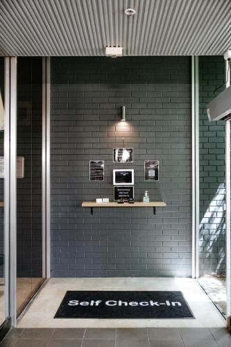 แคนเบอร์รา แอคคอมโมเดชัน เซ็นเตอร์ (Canberra Accommodation Centre)0