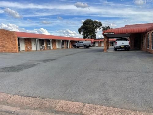 True blue Motor Inn1