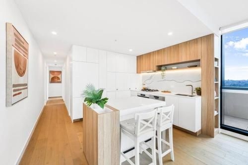 StayAU Luxurious Penthouse 3BR Panoramic Views0