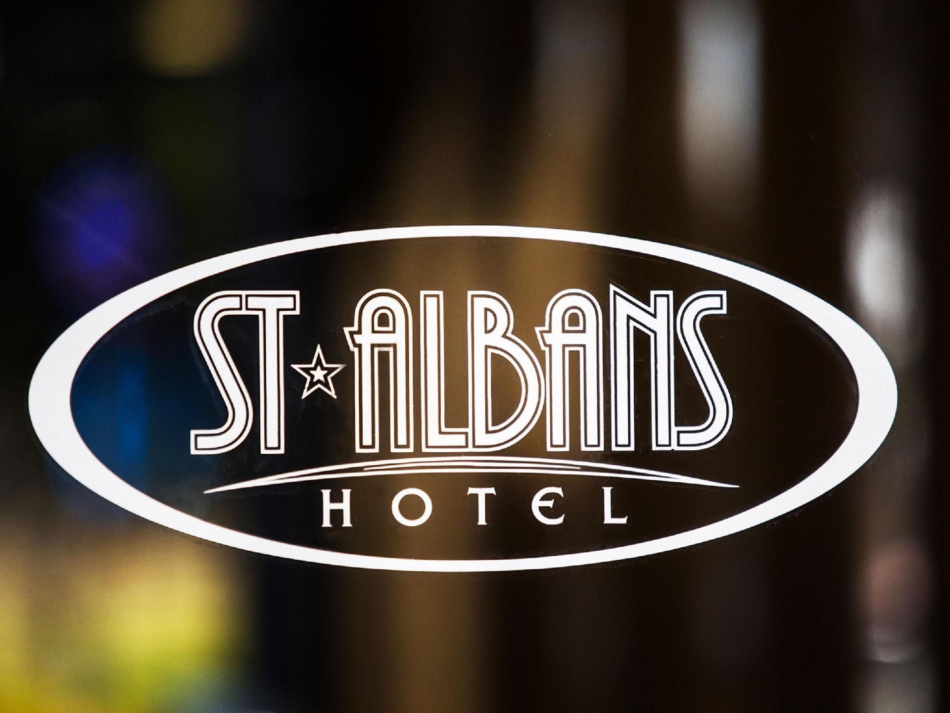 Nightcap at St Albans Hotel0