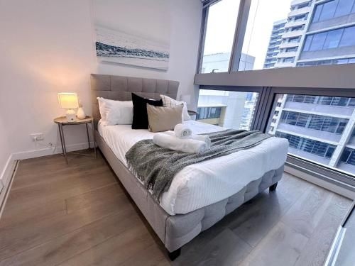อพาร์ตเมนต์ 2 ห้องนอน 1 ห้องน้ำส่วนตัว ขนาด 56 ตร.ม. – แมคคลาวด์ (Modern 2BR Apartment Near to Southern Cross)2
