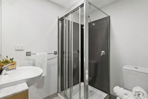 อพาร์ตเมนต์ 2 ห้องนอน 1 ห้องน้ำส่วนตัว ขนาด 95 ตร.ม. – อื่นๆ (Chic 2BR Loft Near Melbourne Central, Free Parking)4