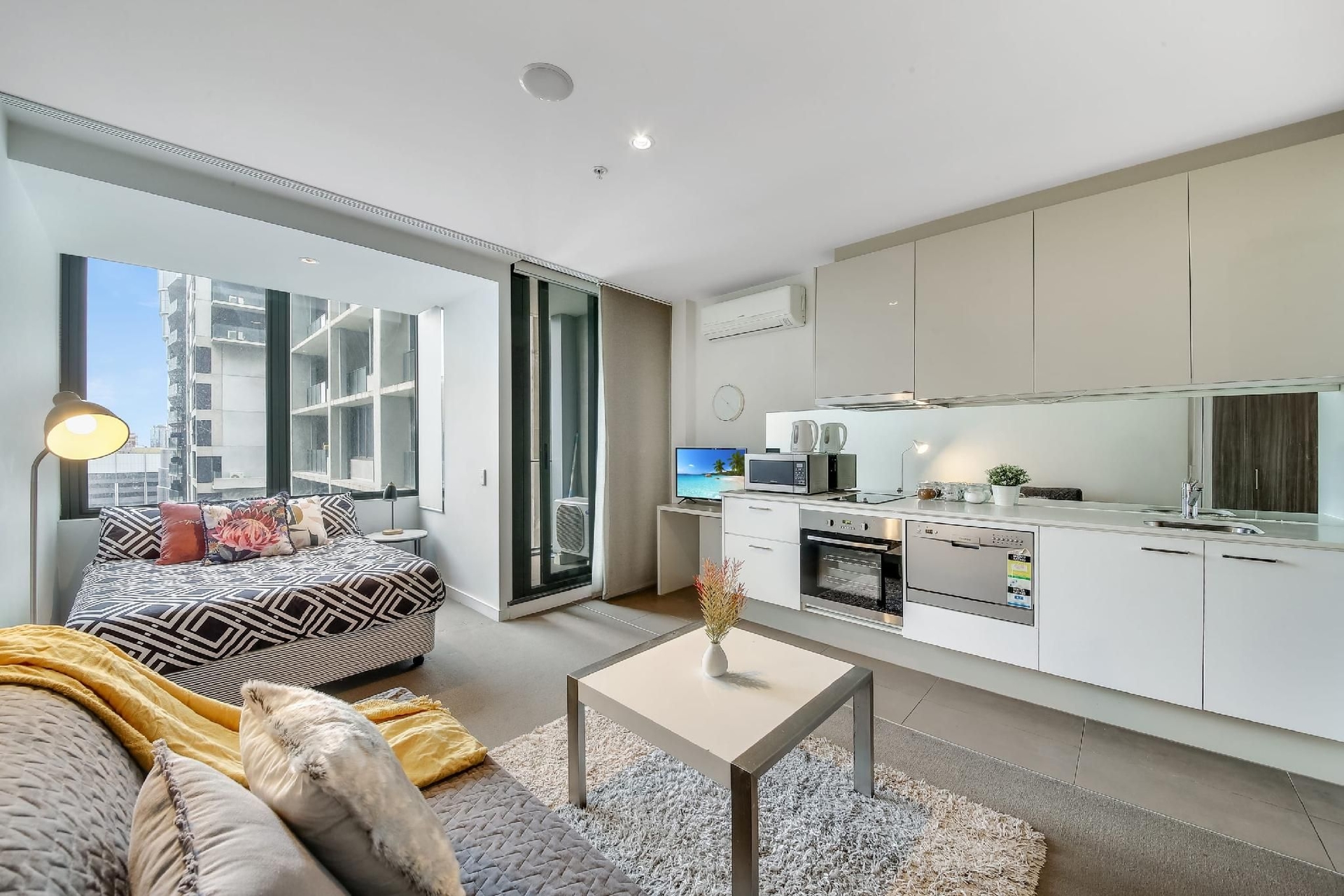 Cozy Studio Apt Near Southern Cross & City Views3
